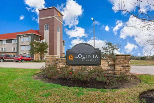 La Quinta by Wyndham Bridge City