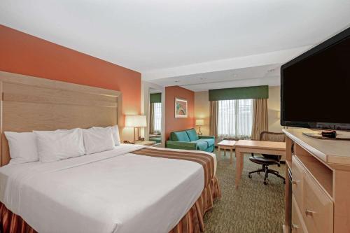 1 queen bed