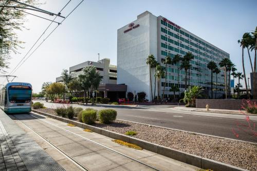 Crowne Plaza Phoenix Airport - PHX, an IHG Hotel