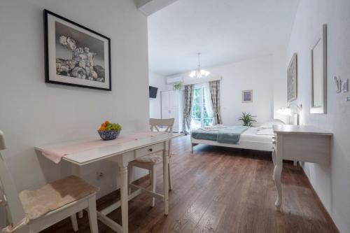 Marinero Apartments - image 2