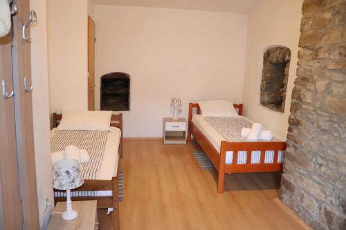 Two-Bedroom Holiday Home - Istrian Stone House Brgad