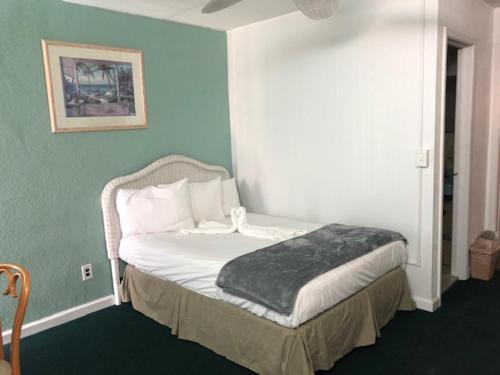 Gold Crest Motel