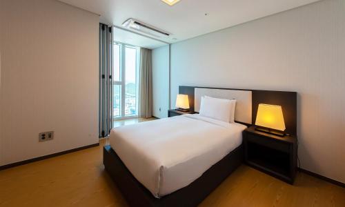 LCT Residence Room Type - Suite with Beach View
