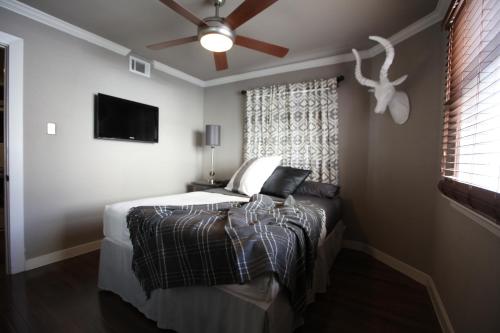 Three-Bedroom Deluxe Apartment room in Onyx Hotels