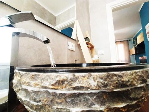 La casa del pesciolino (into the lagoon) - The little fish house (into the lagoon)