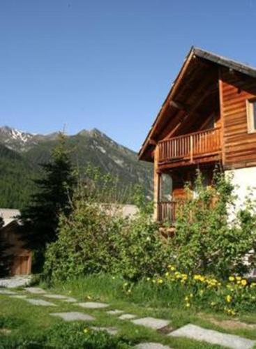 Chalet L'Eitièro hameau des Chazals Nevache Hautes Alpes