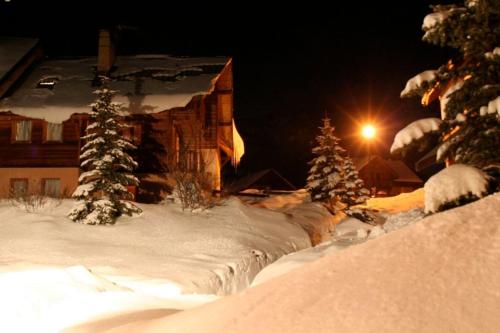 Chalet L'Eitièro hameau des Chazals Nevache Hautes Alpes