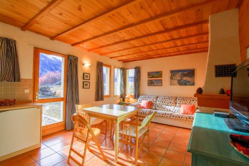 Le Miou hameau des Chazals Nevache Hautes Alpes gîte à louer Névache