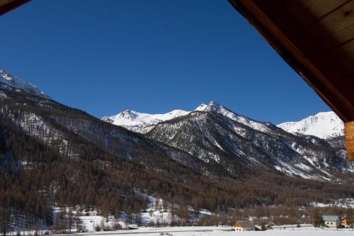 Le Queyrellin hameau des Chazals Nevache Hautes Alpes