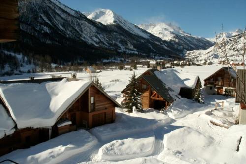 Le Gouroùn Hameau des Chazals Nevache Hautes Alpes