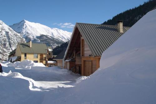 Le Queyrellin hameau des Chazals Nevache Hautes Alpes