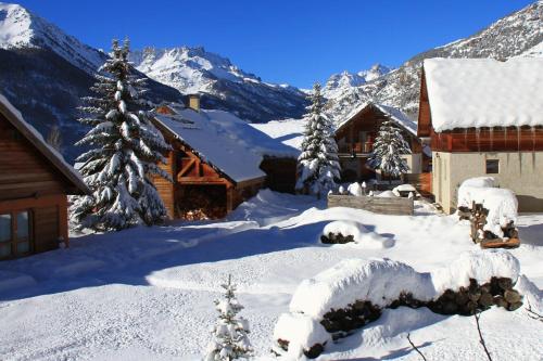 Le Pignotto Hameau des Chazals Nevache Hautes Alpes