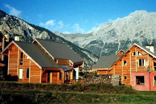 Le Baoùba Hameau des Chazals Nevache Hautes Alpes - Chalet - Névache