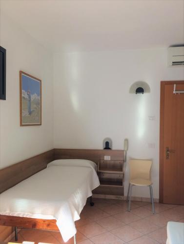 2 twin beds