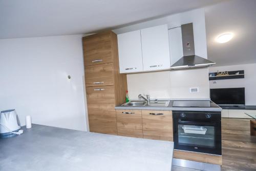 Apartment Santa Marina - image 5
