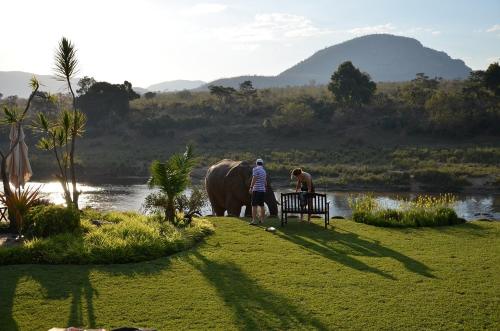 Khandizwe Kruger Villa Over view