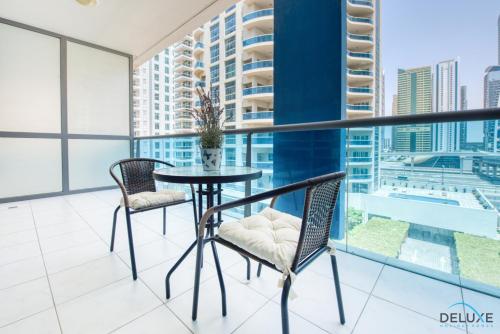 One Bedroom Apartment in Azure Building Dubai Marina by Deluxe Holiday Homes - image 2
