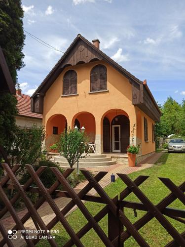  Almavilla, Gyenesdiás bei Lesencefalu