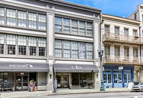 10 Places to Stay Near The Ruby Slipper Cafe | Book Hotels ...