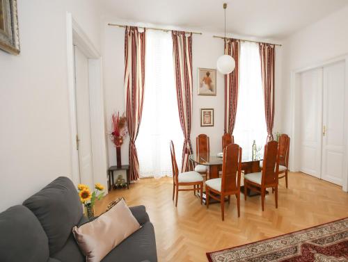 Apartments Opera