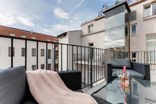 Anděl design duplex, AC, garage, Praha (fotografie 3)
