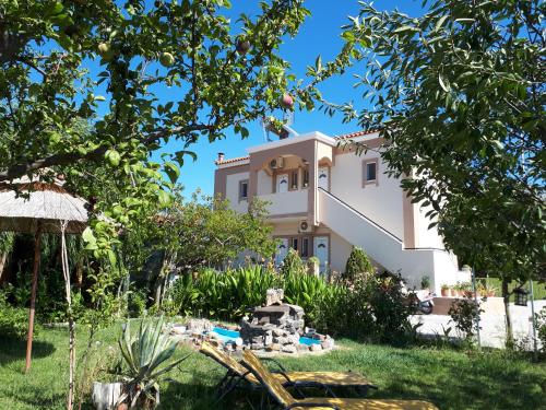  Shine Studios, Pension in Skala Kallonis