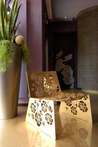 Les Fleurs Boutique Hotel - image 2