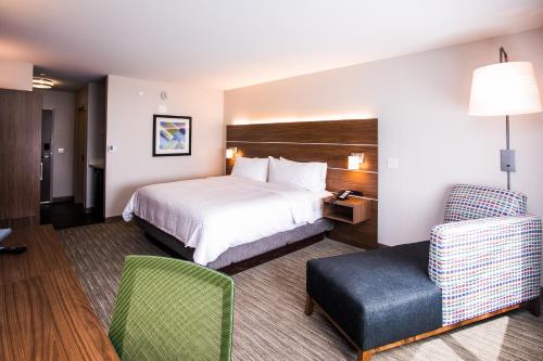 Holiday Inn Express & Suites Rehoboth Beach, an IHG Hotel