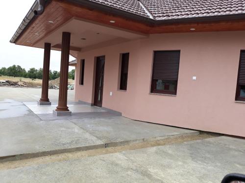 Andi Apartman in Pacsér