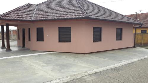 Andi Apartman in Pacsér