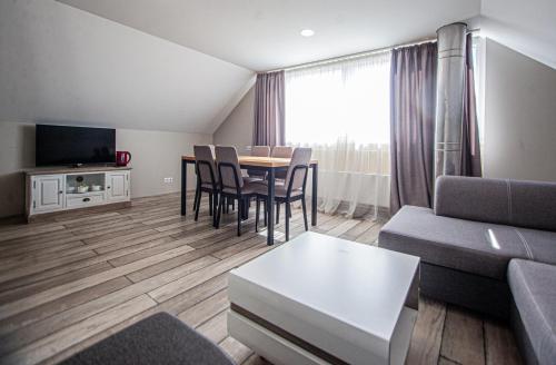 Biplan Hotel - image 12
