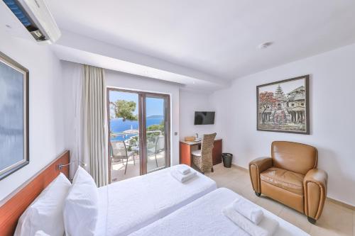 Twin Room with Sea View