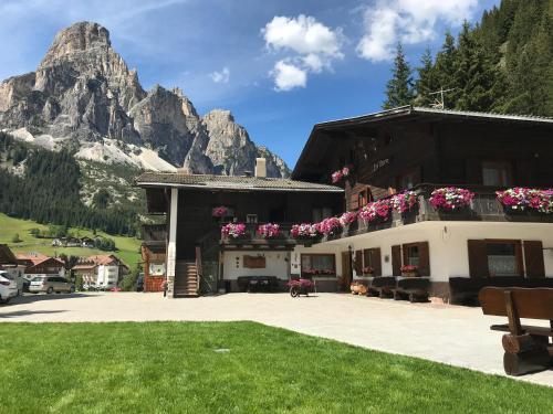 Garni La Vara - Accommodation - Corvara in Badia