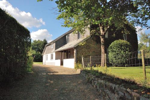 Ruhiges, gemütliches Ferienhaus mit großem Garten