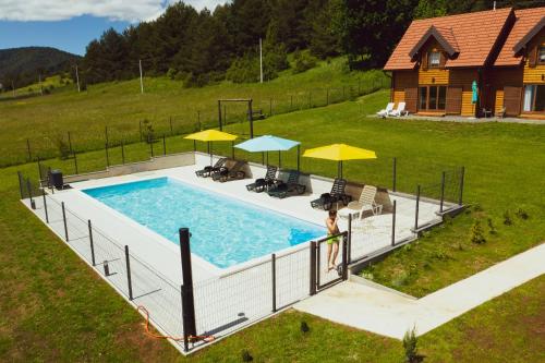 Peldbaseins, Guest House Good Night in Donji Babin Potok