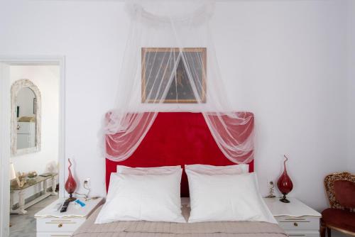 Ricos Two Bedroom House - Naoussa Paros