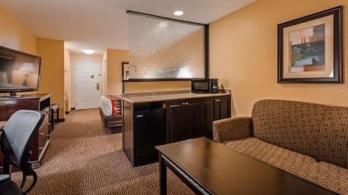 Best Western Plus Bessemer