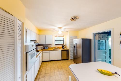 Coconut Row Oasis - image 9