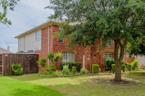 Frisco finest home, large, pool, no parties! in Frisco, USA