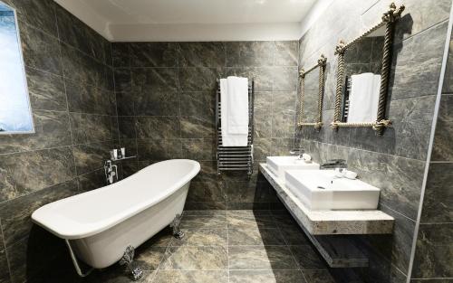 Fence Gate Lodge Fence Gate Lodge