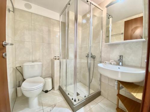 Rafaela Apartments - image 4