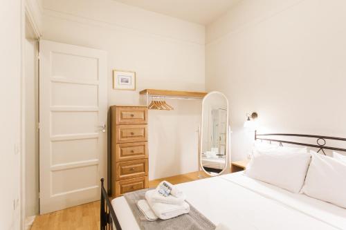 Plaka City Centre Studio - image 4