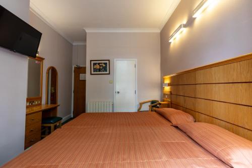 The Nayland Hotel - image 8