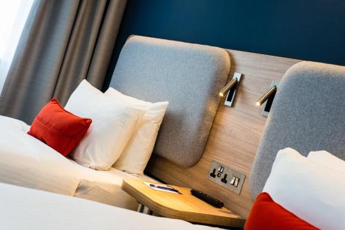 Holiday Inn Express Strathclyde Park M74, JCT.5 by IHG