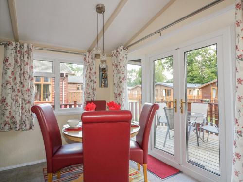 Poppy Lodge - image 6
