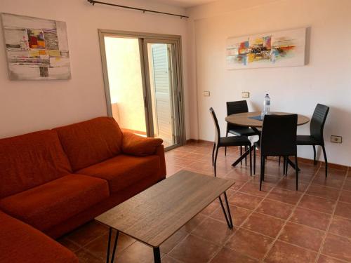  Nice terrace in front of the sea. La Jaquita in El Médano