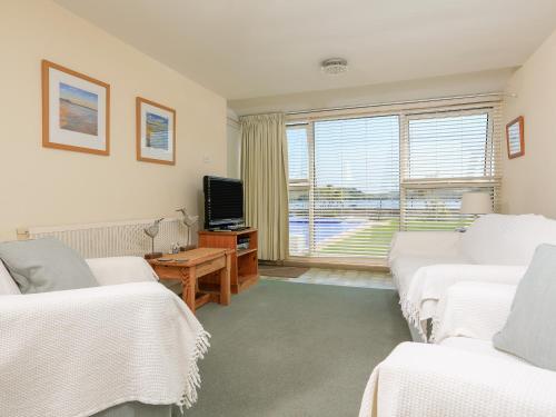 3 The Salcombe - image 3