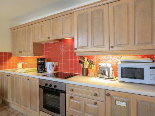 3 The Salcombe - image 11