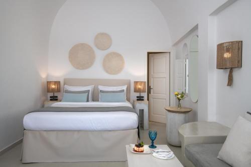 Photo 2 Aqua Luxury Suites Santorini