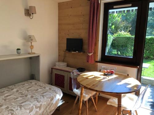 Studio au calme avec jardin et vue Mont-Blanc in ลา ฟราส
